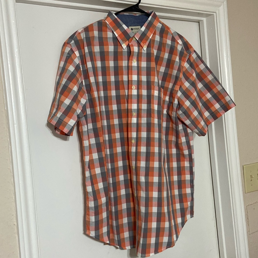 Men’s short sleeve button up shirt with pocket
